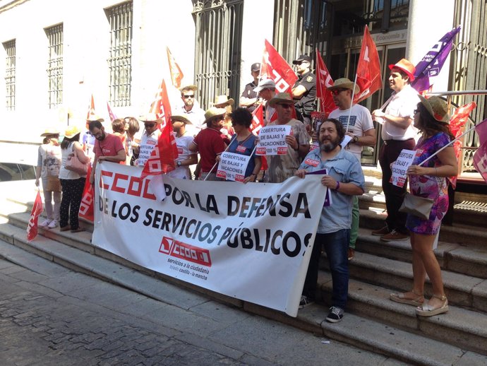 Concentración de CCOO en la Consejería de Hacienda de Toledo