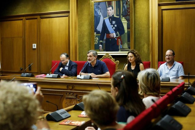 El libro de Fernando Yélamos destinará sus beneficios a la AECC.