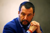 Salvini asegura que el barco de Lifeline está en aguas de Malta e insta a este país a recibirlo