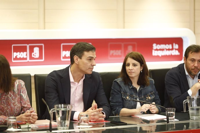 Pedro Sánchez y Adriana Lastra en la reunión de la Comisión Permanente del PSOE