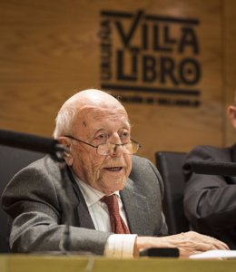 Jiménez Lozano en la Villa del Libro. Archivo