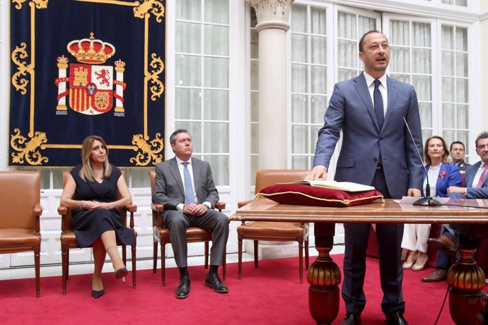 Alfonso Rodríguez Gómez de Celis toma posesión del cargo