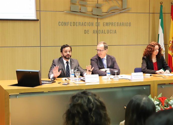 Presentación del informe Loyola Economic Outlook