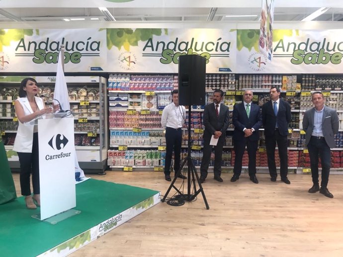 Acción promocional que organiza Landaluz con Carrefour.