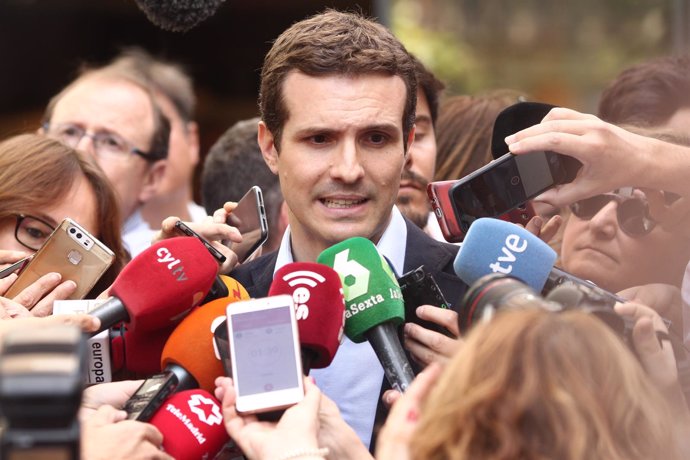 Pablo Casado atiende a los medios tras anunciar su candidatura a liderar el PP