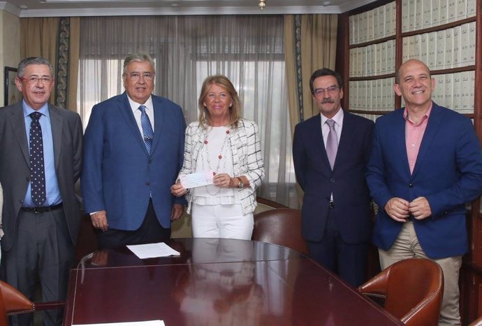 La alcaldesa de Marbella y el magistrado José Godino