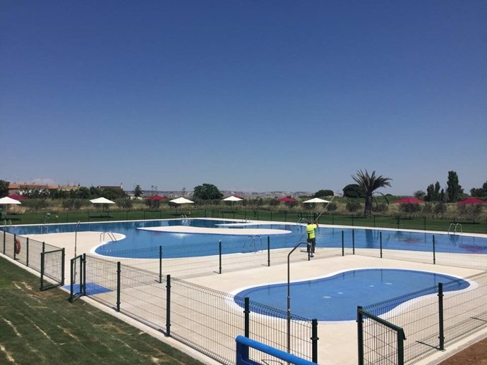 Nuevas piscinas municipales de Pinseque 