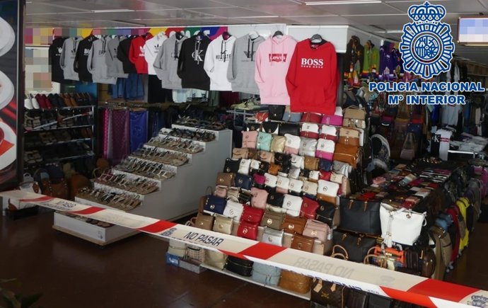 [Grupocanarias] Nota De Prensa: "La Policía Nacional Detiene A Seis Hombres Por 