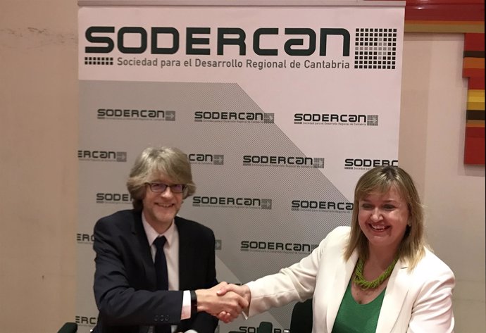 Firma del convenio de colaboracion entre SODERCAN y la Cámara de Comercio 