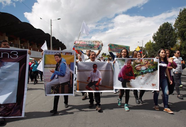 Manifestación para pedir la liberación de periodistas ecuatorianos