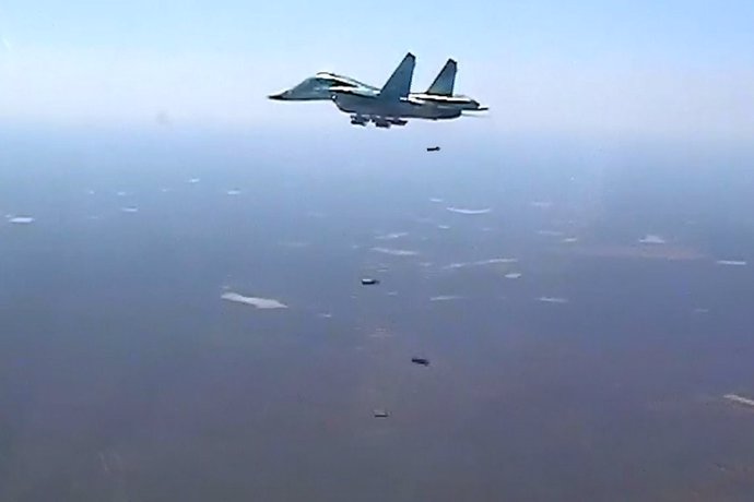 Avión  ruso bombardea a Estado Islámico en Siria