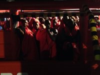 Trasladan al hospital a nueve de los inmigrantes rescatados de varias pateras y llevados al puerto de Málaga