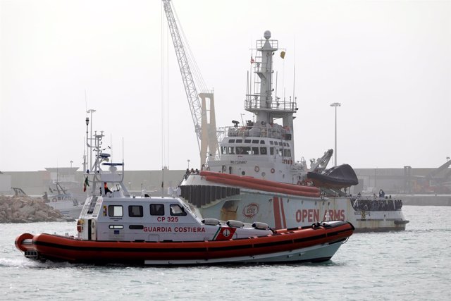 Las autoridades de Italia retienen el barco de la ONG Proactiva Open Arms
