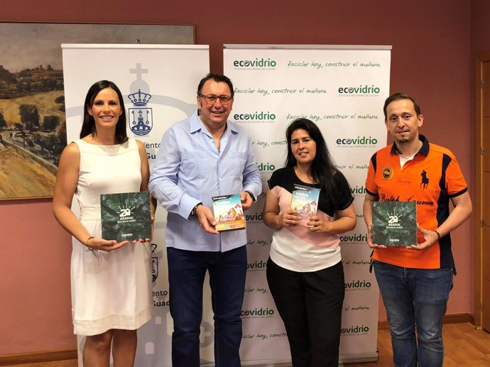 Entrega de premios a caseteros ganadores de la campaña de reciclaje en la Feria 