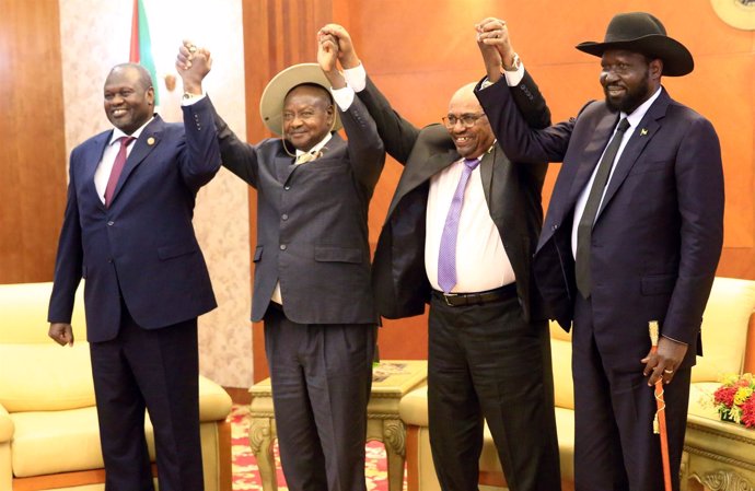 Riek Machar, Yoweri Museveni, Omar Hasán al Bashir y Riek Machar