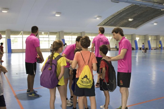 Niños de la escuela de verano de la UPO.