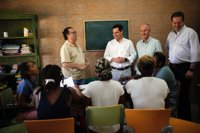 Moreno (PP-A) critica "el silencio cómplice" de Susana Díaz ante "los pagos" de Pedro Sánchez a quien apoyó la moción