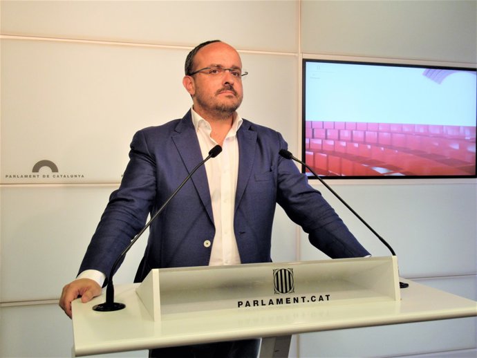 Alejandro Fernández (PP) en roda de premsa