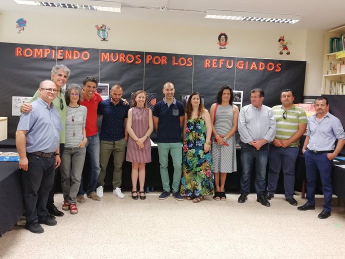 Fernández junto a la comunidad educativa del CEIP San Agustín
