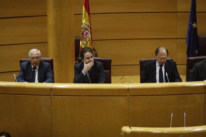 Juan José Imbroda, Roberto Bermúdez de Castro y Pío García Escudero en el Senado
