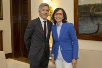 Marlaska promete más efectivos para atender la inmigración y contra el narcotráfico en el Campo de Gibraltar