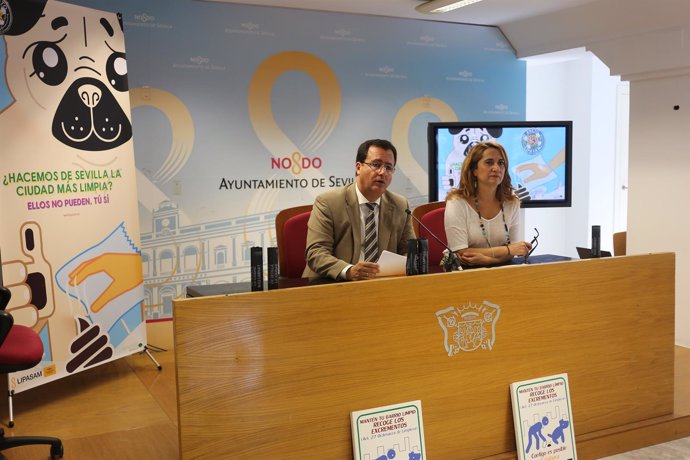 [Sevilla] Nota De Prensa Y Fotos Campaña Recogida Excrementos Caninos