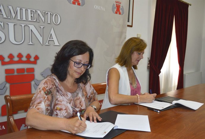 Acto de firma del convenio entre UPTA-A y Osuna.