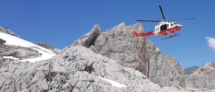 Rescate del helicóptero en las cercanías de Cabaña Verónica