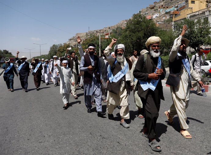 Participantes en la 'marcha para la paz' llegan a Kabul (Afganistán)