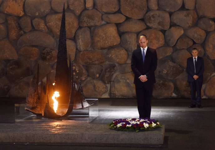 El príncipe Guillermo visita el museo del Holocausto de Yad Vashem