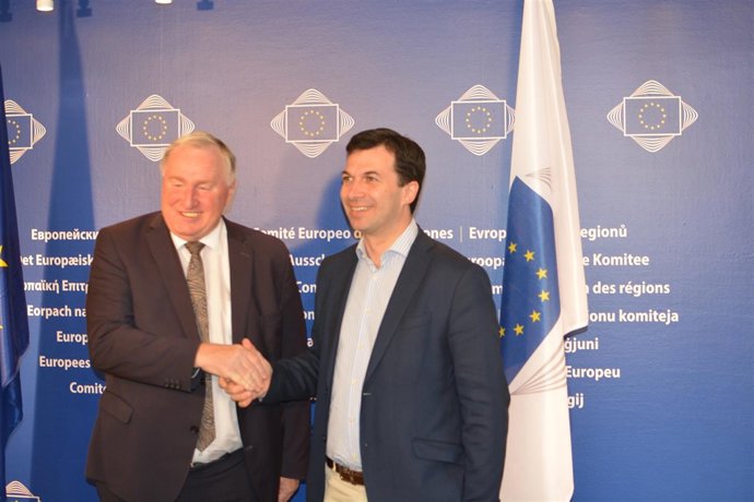 Gonzalo Caballero (dcha) en Bruselas.