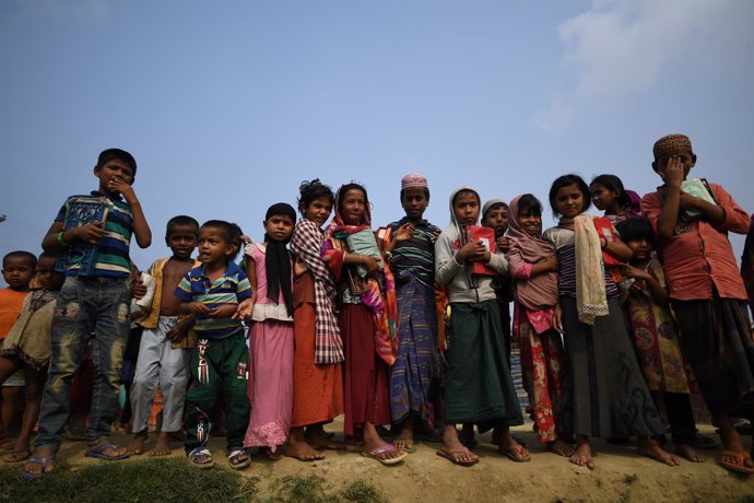 Niños refugiados rohingya en Cox's Bazaar