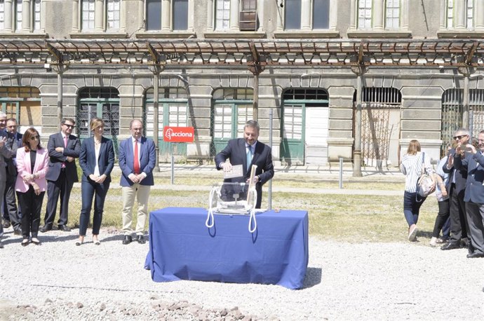 Soro, en la colocación de la primera piedra de las obras en Estación de Canfranc