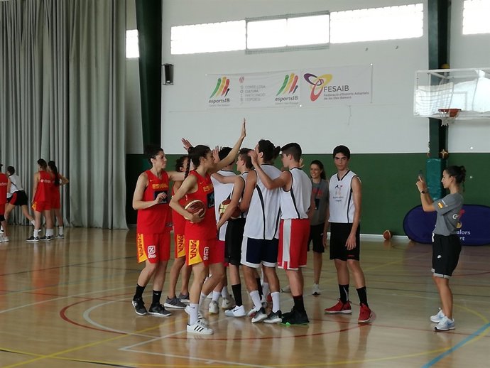 Selección femenina de baloncesto