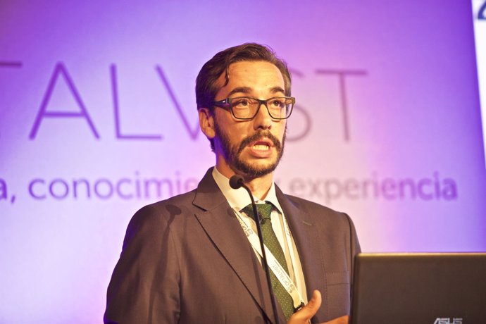 Roberto Gallego, oftalmólogo en la Unidad de Retina y Mácula de Oftalvist Valenc