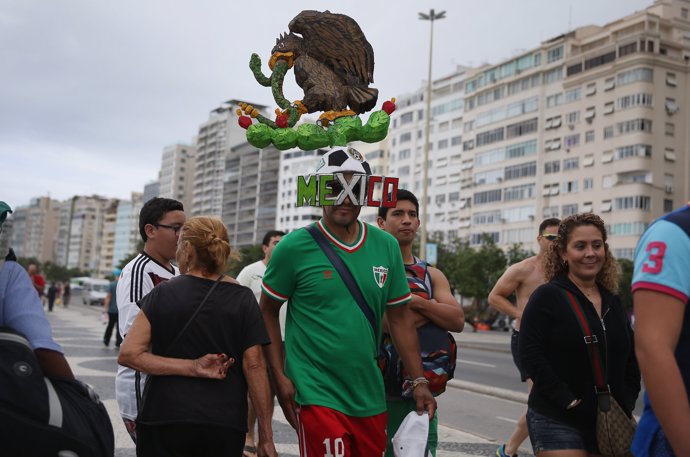 Hinchas mexicanos en Río de Janeiro para el Mundial