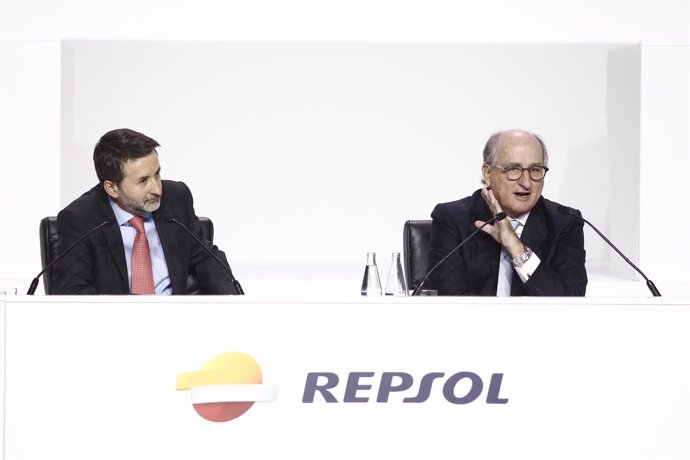 Antonio Brufau y Josu Jon Imaz en la Junta de Accionistas de Repsol