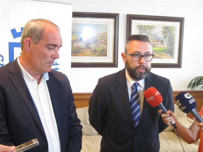 Pascual y Pérez, ante los periodistas                    