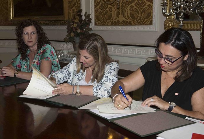 Firma convenio entre Diputación de Cádiz y Cruz Roja