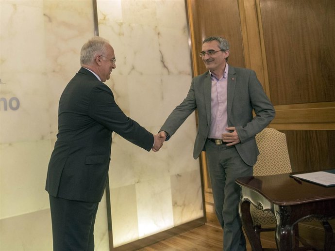 Convenio Gobierno y UR