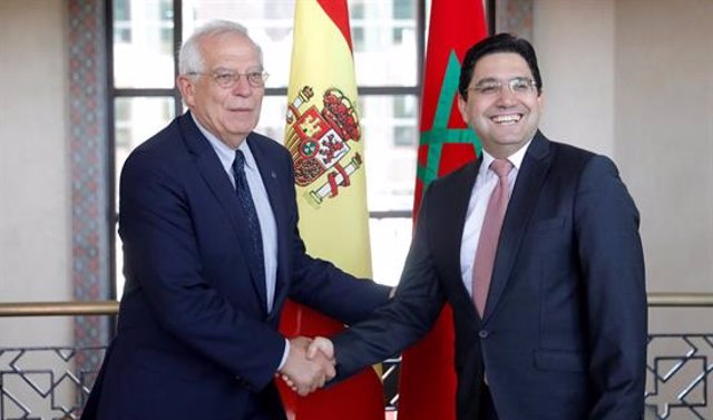 El ministro de Exteriores, Josep Borrell, con su homólogo marroquí