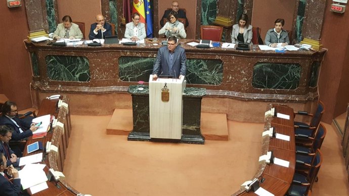 EL DIPUTADO DE PODEMOS Andrés Pedreño EN ASAMBLEA