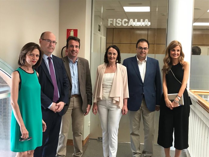 La consejera de Justicia, Yolanda Ibarrola, en la Fiscalía de Leganés