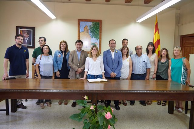 La portavoz del Govern, Elsa Artadi, ha visitado el Ayuntamiento de Penelles
