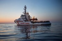 Proactiva Open Arms denuncia que Italia y Malta niegan el acceso a sus aguas al barco de rescate español