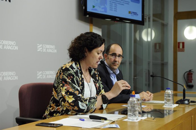 Pilar Gómez y Fernando Blázquez, durante la presentación de resultados.