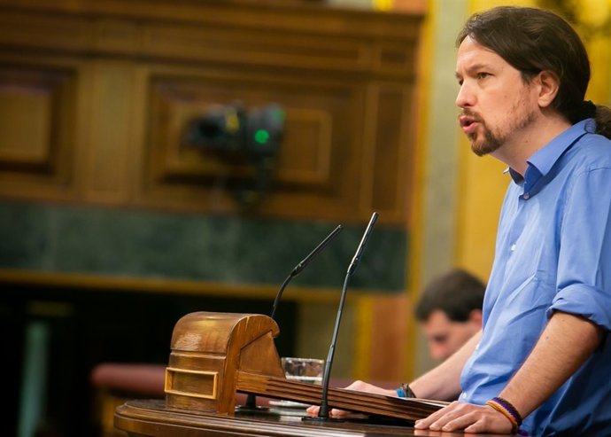 Pablo Iglesias, líder de Podemos, en la tribuna del Congreso