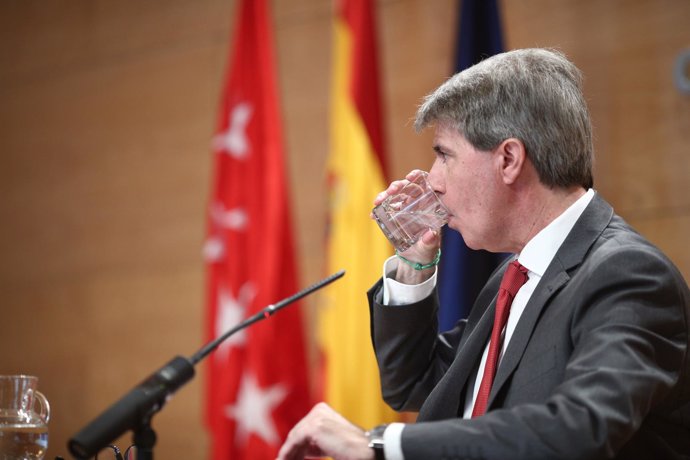 Rueda de prensa del presidente de la Comunidad de Madrid en funciones
