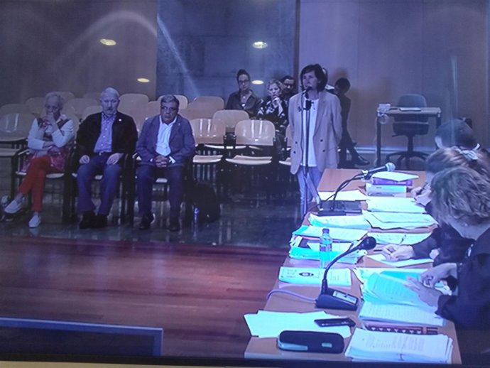 La ex secretaria de José Ángel Fernández Villa durante su declaración. 