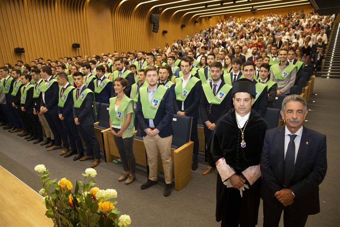 Graduación Uneatlantico